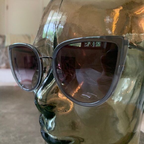 NIB - VERA WANG Cat Eye Sunglasses - Picture 3 of 12